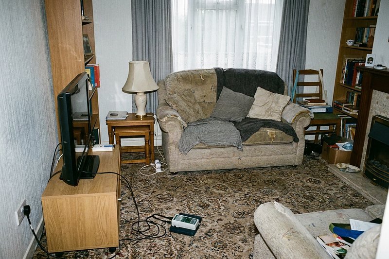 Testing a lamp and television lead in a furnished let
